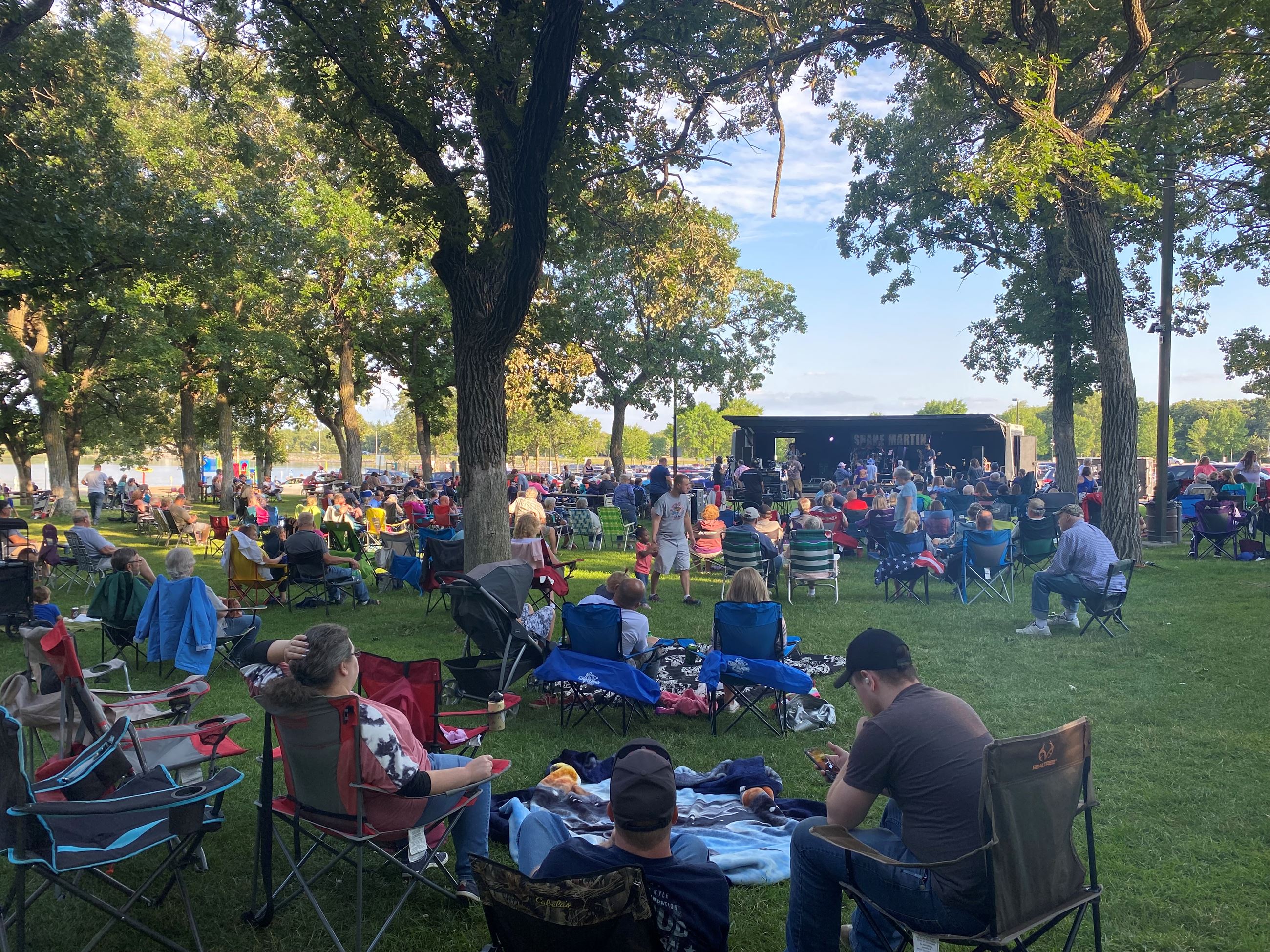 Music in the Park Crowd
